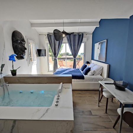 Suites Jm - Les Pins Marines - Jacuzzi & Vue Mer Бандоль Екстер'єр фото
